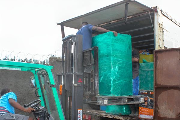 Loading a wrapped bundle for delivery